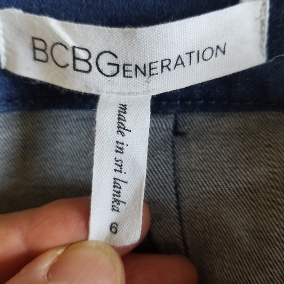 BCBGeneration size 6 denim short slim mini skirt back zip - Picture 6 of 7